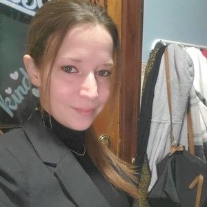 Meet your Posher, Candace